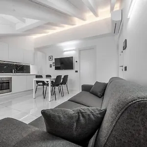 https://casa-da-suite-futura.italymilanhotels.net