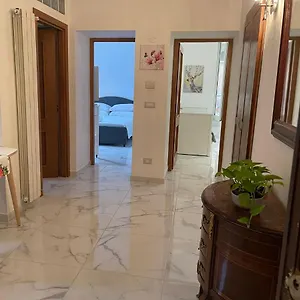 https://flowers-in-rome-00152.it-romehotels.com