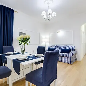 https://trevi-fountain-modern-apartment.it-romehotels.com