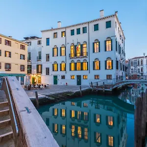 https://palazzo-morosini-degli-spezieri.hotelinveneto.com