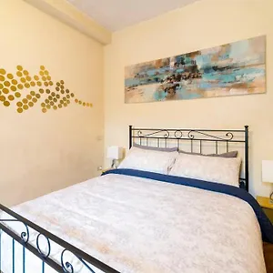 Elegante E La Foglia D'oro Apartment